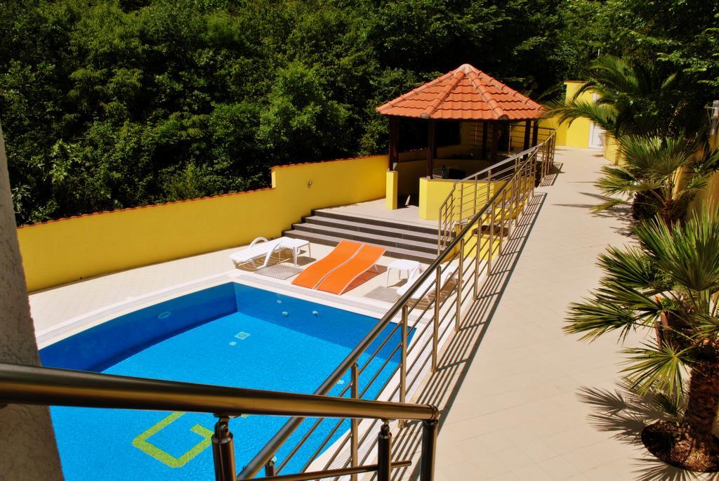 Crypto Villa G แฮร์เซ็ก-โนวี ภายนอก รูปภาพ